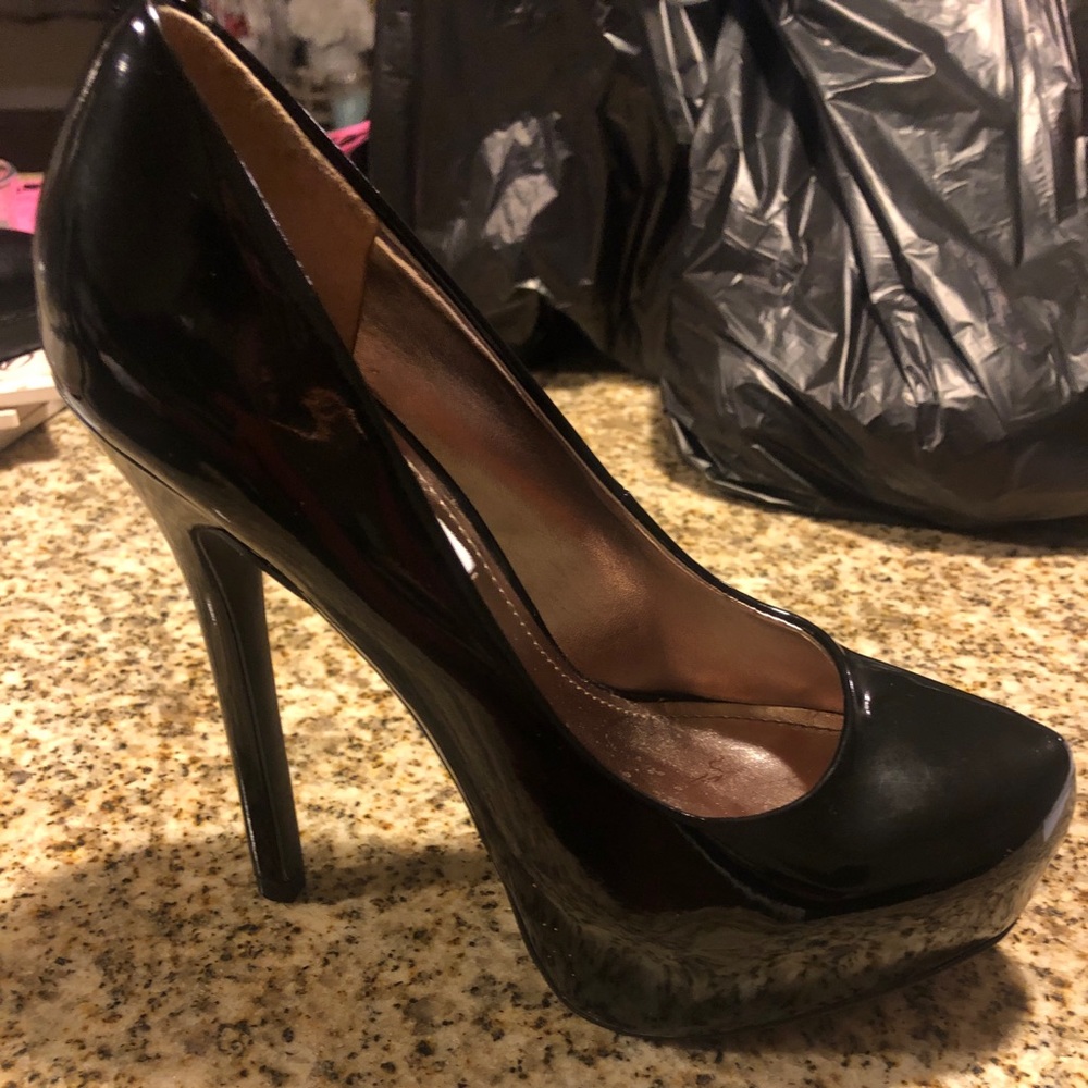 Steve Madden black patent leather heels